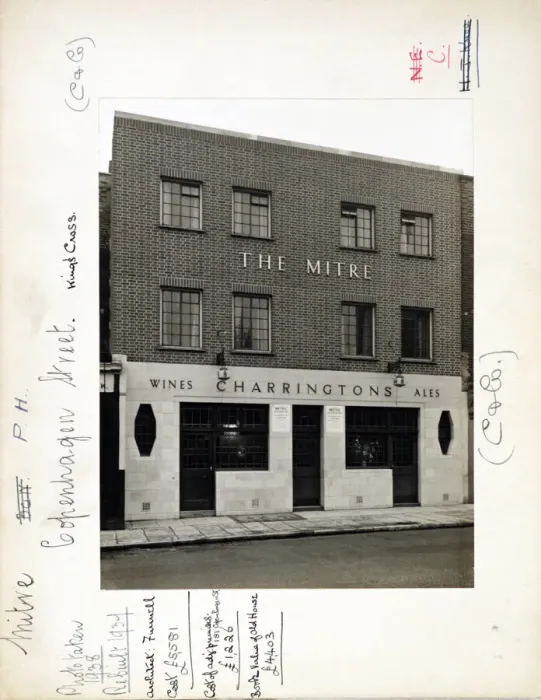 Framed Print : Photograph of Mitre PH, Kings Cross, London Framed Print : Photograph of Mitre PH, Kings Cross, London