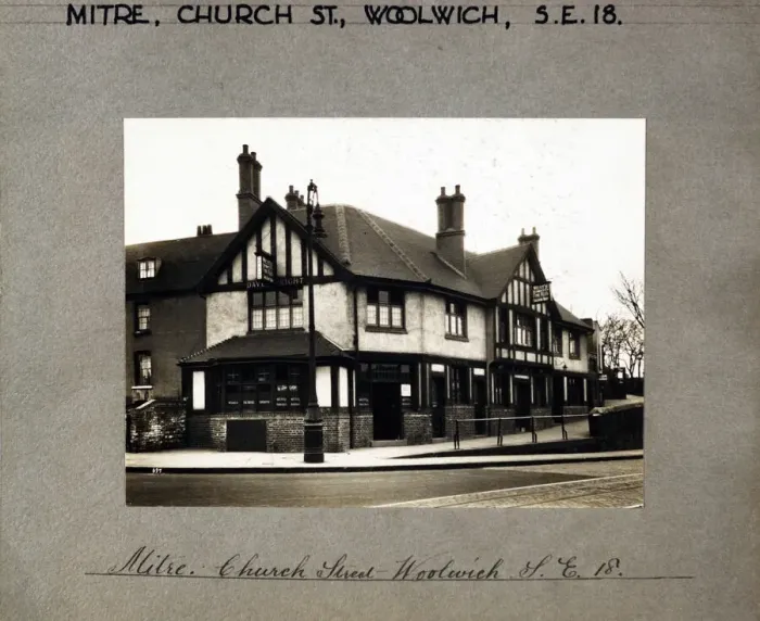 Framed Print : Photograph of Mitre PH, Woolwich, London Framed Print : Photograph of Mitre PH, Woolwich, London