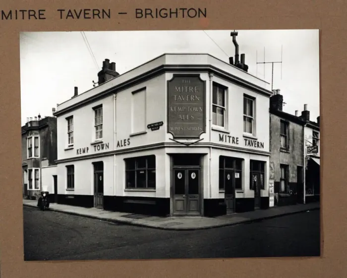 Framed Print : Photograph of Mitre Tavern, Brighton, Sussex Framed Print : Photograph of Mitre Tavern, Brighton, Sussex