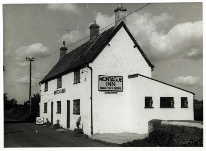 Framed Print : Photograph of Montague Inn, Wincanton, Somerset Framed Print : Photograph of Montague Inn, Wincanton, Somerset