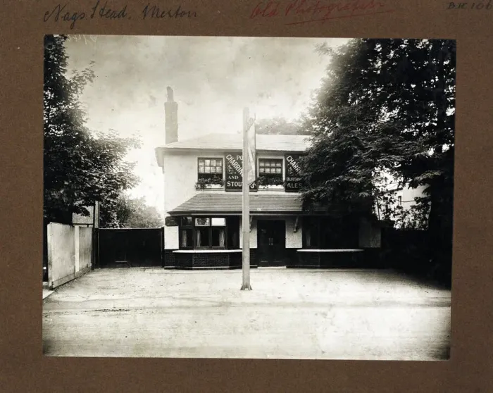 Framed Print : Photograph of Nags Head PH, Merton (Old), London Framed Print : Photograph of Nags Head PH, Merton (Old), London