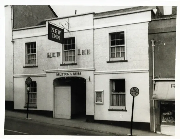 Framed Print : Photograph of New Inn, Lyme Regis, Dorset Framed Print : Photograph of New Inn, Lyme Regis, Dorset