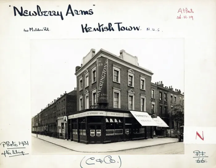 Framed Print : Photograph of Newberry Arms, Kentish Town, London Framed Print : Photograph of Newberry Arms, Kentish Town, London
