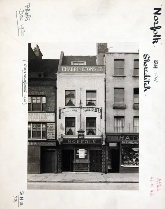 Framed Print : Photograph of Norfolk PH, Shoreditch (Old), London Framed Print : Photograph of Norfolk PH, Shoreditch (Old), London