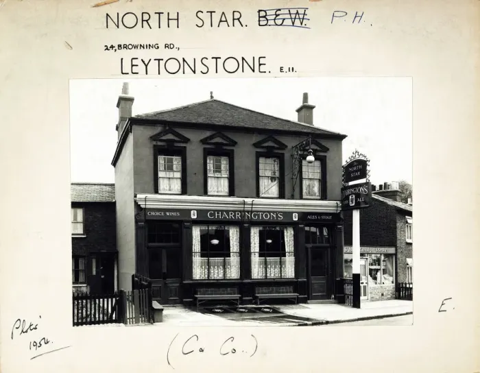 Framed Print : Photograph of North Star PH, Leytonstone, London Framed Print : Photograph of North Star PH, Leytonstone, London