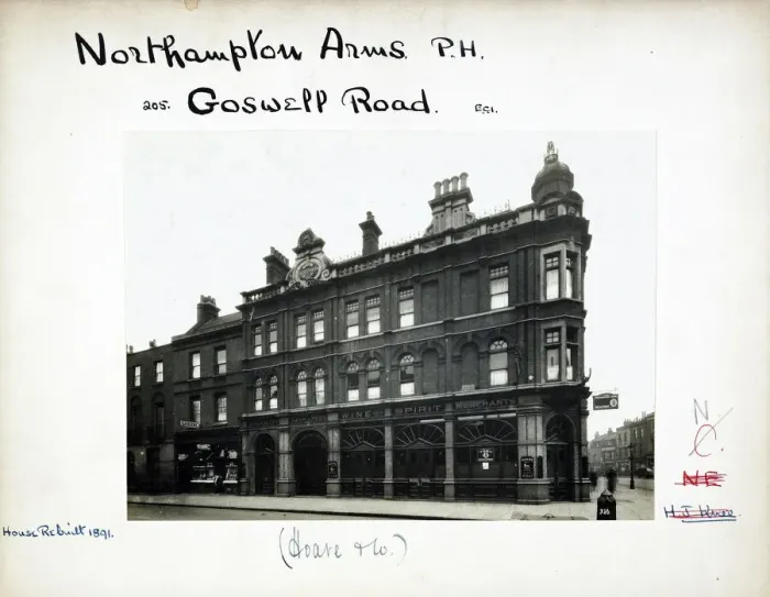 Framed Print : Photograph of Northampton Arms, Clerkenwell, London Framed Print : Photograph of Northampton Arms, Clerkenwell, London