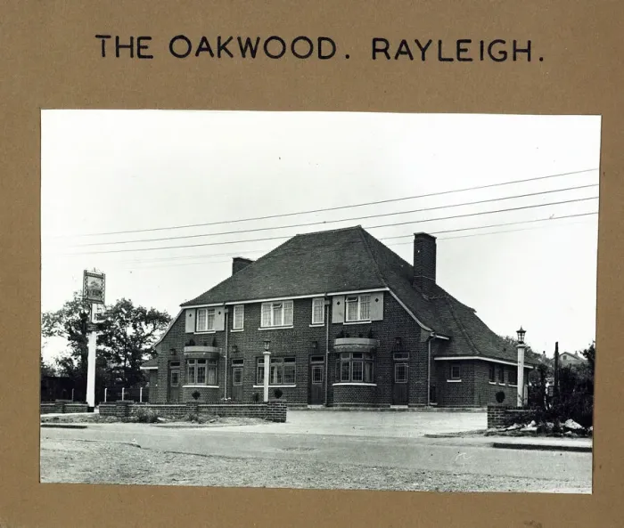 Framed Print : Photograph of Oakwood PH, Eastwood, Essex Framed Print : Photograph of Oakwood PH, Eastwood, Essex
