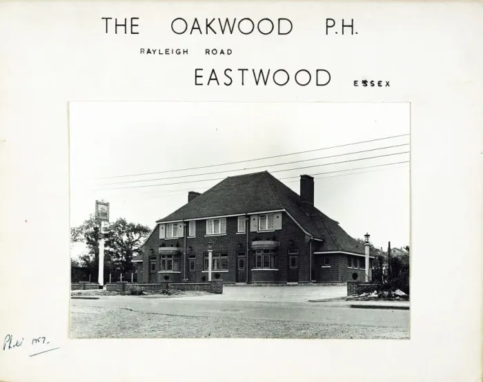 Framed Print : Photograph of Oakwood PH, Eastwood, Essex Framed Print : Photograph of Oakwood PH, Eastwood, Essex