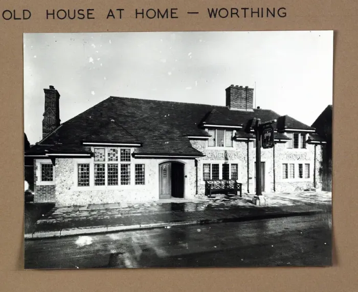Framed Print : Photograph of Old House At Home PH, Worthing, Sussex Framed Print : Photograph of Old House At Home PH, Worthing, Sussex