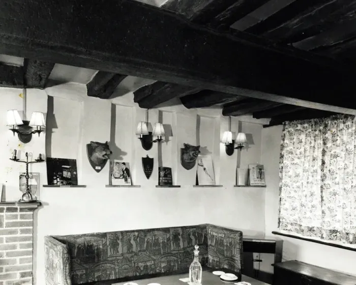 Framed Print : Photograph of Olde Six Bells PH, Horley, Sussex Framed Print : Photograph of Olde Six Bells PH, Horley, Sussex