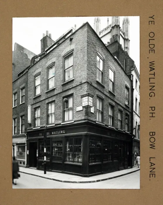 Framed Print : Photograph of Olde Watling PH, Bow, London Framed Print : Photograph of Olde Watling PH, Bow, London