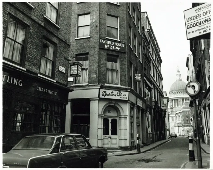 Framed Print : Photograph of Olde Watling PH, Bow, London Framed Print : Photograph of Olde Watling PH, Bow, London