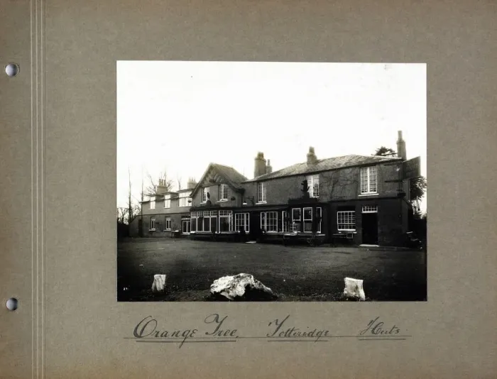Framed Print : Photograph of Orange Tree PH, Totteridge, London Framed Print : Photograph of Orange Tree PH, Totteridge, London