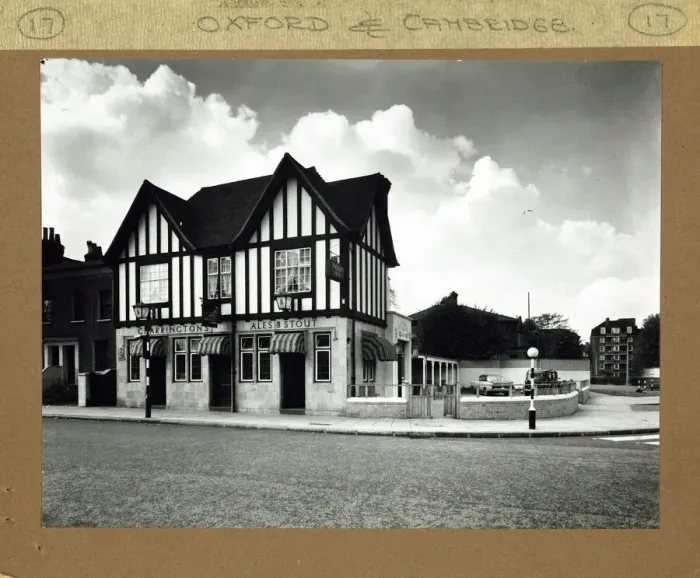 Framed Print : Photograph of Oxford & Cambridge PH, Hammersmith, London Framed Print : Photograph of Oxford & Cambridge PH, Hammersmith, London