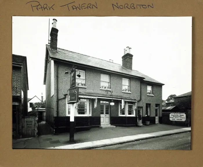 Framed Print : Photograph of Park Tavern, Kingston, Surrey Framed Print : Photograph of Park Tavern, Kingston, Surrey