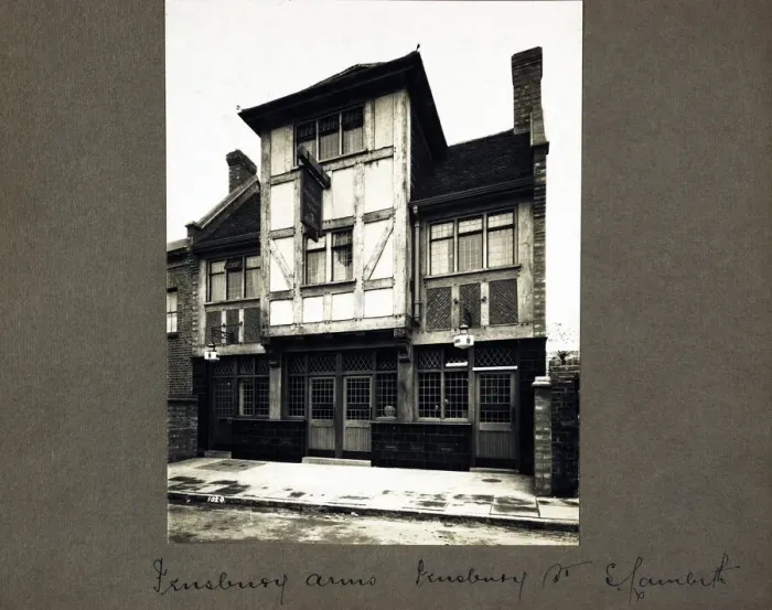 Framed Print : Photograph of Pensbury Arms, Wandsworth (Old), London Framed Print : Photograph of Pensbury Arms, Wandsworth (Old), London