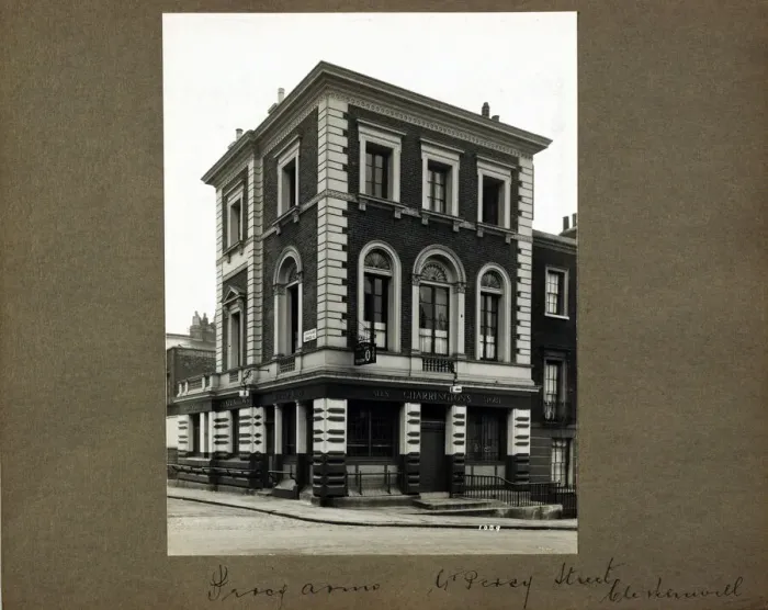 Framed Print : Photograph of Percy Arms, Clerkenwell, London Framed Print : Photograph of Percy Arms, Clerkenwell, London