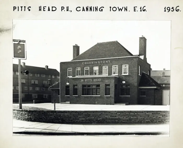 Framed Print : Photograph of Pitts Head PH, Canning Town, London Framed Print : Photograph of Pitts Head PH, Canning Town, London
