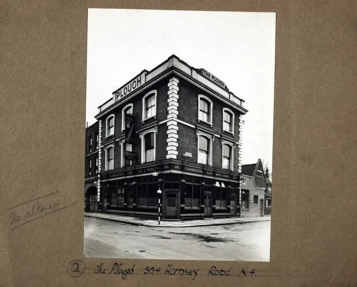 Framed Print : Photograph of Plough PH, Holloway, London Framed Print : Photograph of Plough PH, Holloway, London