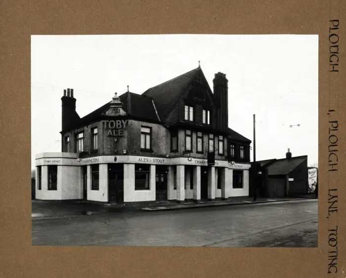 Framed Print : Photograph of Plough PH, Tooting, London Framed Print : Photograph of Plough PH, Tooting, London