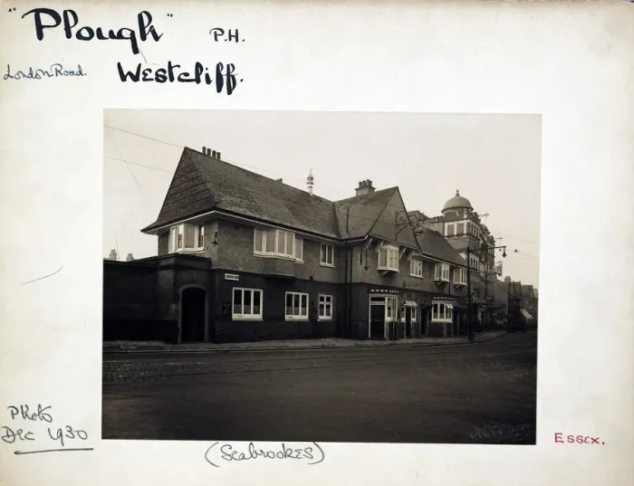 Framed Print : Photograph of Plough PH, Westcliff, Essex Framed Print : Photograph of Plough PH, Westcliff, Essex