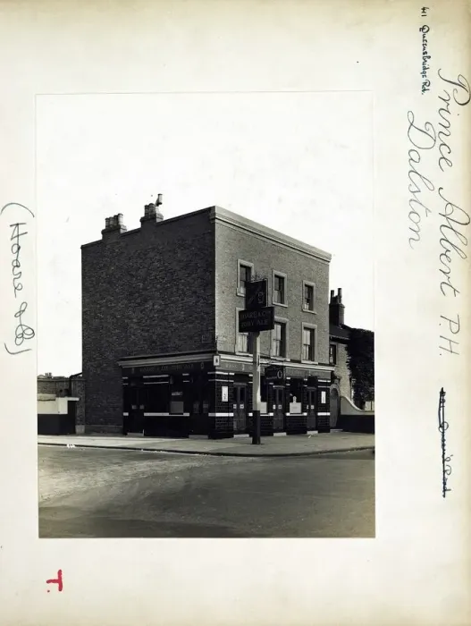 Framed Print : Photograph of Prince Albert PH, Dalston, London Framed Print : Photograph of Prince Albert PH, Dalston, London