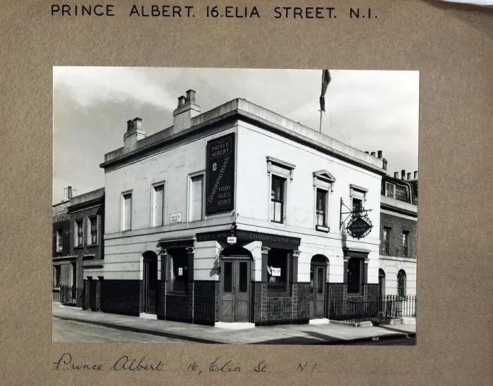 Framed Print : Photograph of Prince Albert PH, Islington, London Framed Print : Photograph of Prince Albert PH, Islington, London