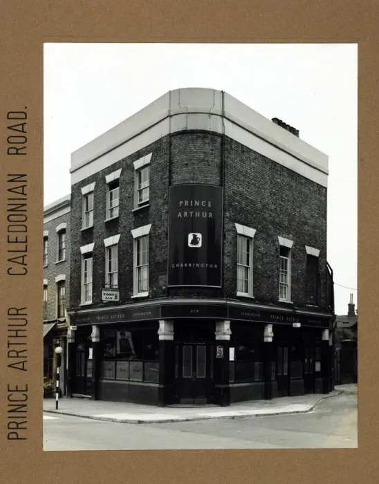 Framed Print : Photograph of Prince Arthur PH, Barnsbury, London Framed Print : Photograph of Prince Arthur PH, Barnsbury, London