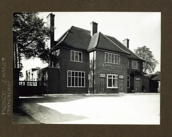 Framed Print : Photograph of Prince Of Wales PH, Chingford Hatch, London Framed Print : Photograph of Prince Of Wales PH, Chingford Hatch, London