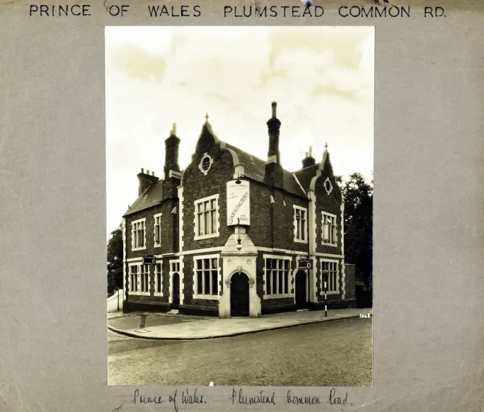 Framed Print : Photograph of Prince Of Wales PH, Plumstead, London Framed Print : Photograph of Prince Of Wales PH, Plumstead, London