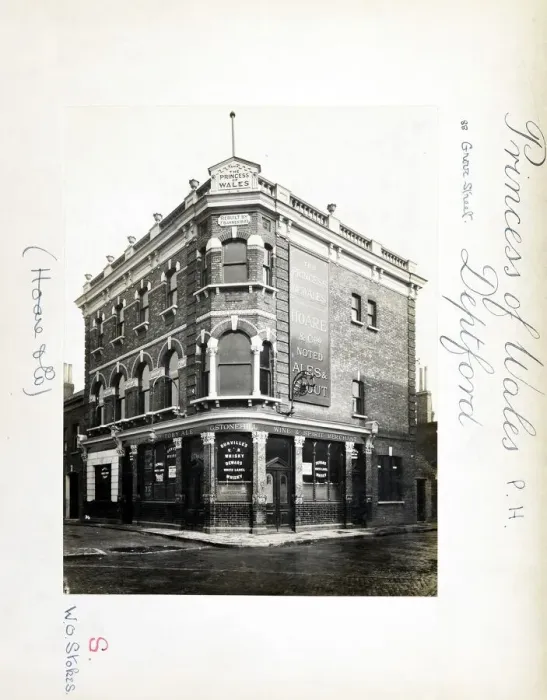 Framed Print : Photograph of Princess Of Wales PH, Deptford, London Framed Print : Photograph of Princess Of Wales PH, Deptford, London