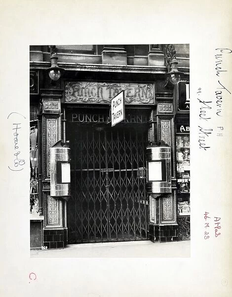 Photograph of Punch Tavern, City, London