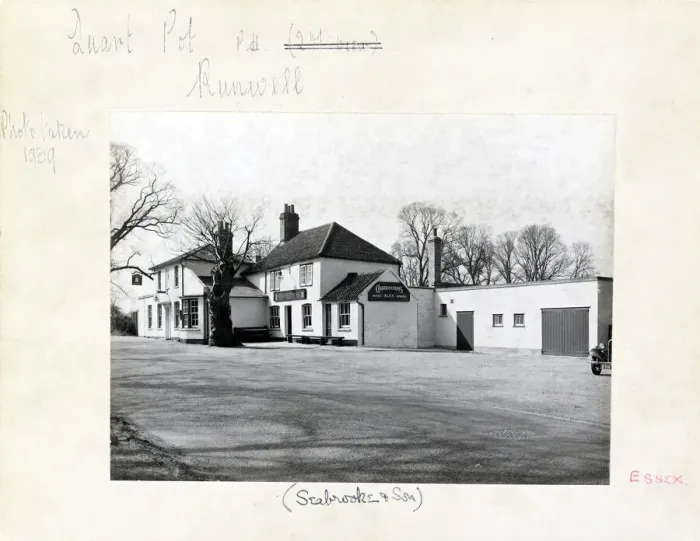 Framed Print : Photograph of Quart Pot PH, Runwell, Essex Framed Print : Photograph of Quart Pot PH, Runwell, Essex