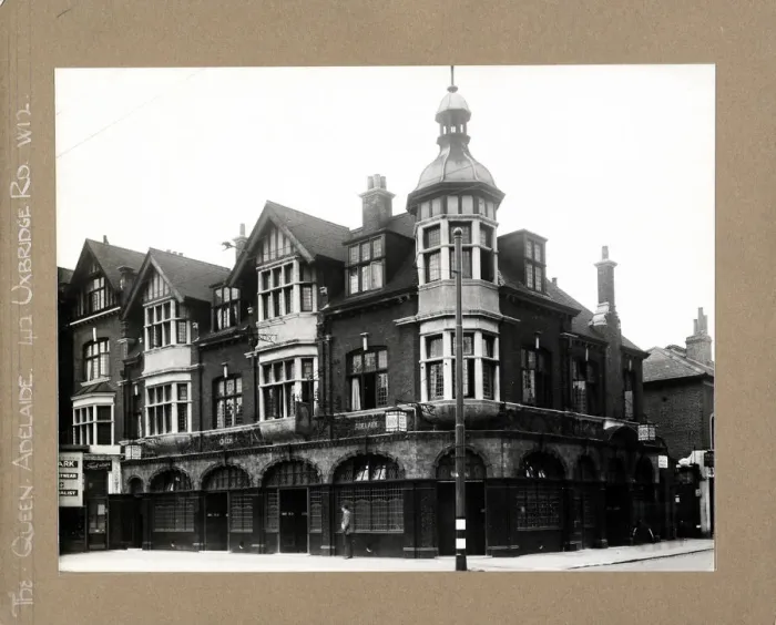 Framed Print : Photograph of Queen Adelaide PH, Uxbridge, London Framed Print : Photograph of Queen Adelaide PH, Uxbridge, London
