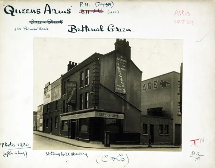 Framed Print : Photograph of Queens Arms, Bethnal Green, London Framed Print : Photograph of Queens Arms, Bethnal Green, London