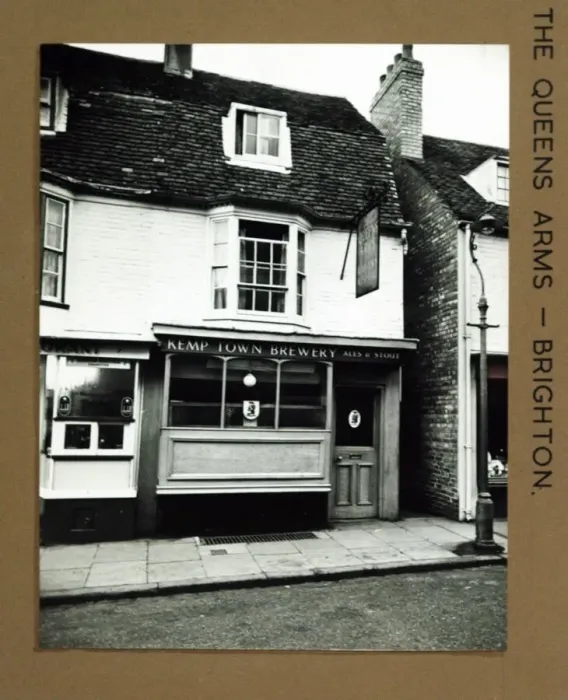 Framed Print : Photograph of Queens Arms, Brighton, Sussex Framed Print : Photograph of Queens Arms, Brighton, Sussex