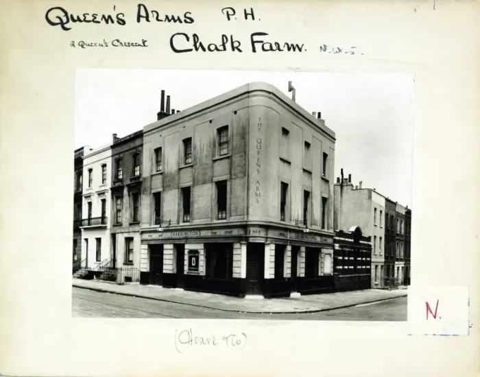 Framed Print : Photograph of Queens Arms, Haverstock, London Framed Print : Photograph of Queens Arms, Haverstock, London