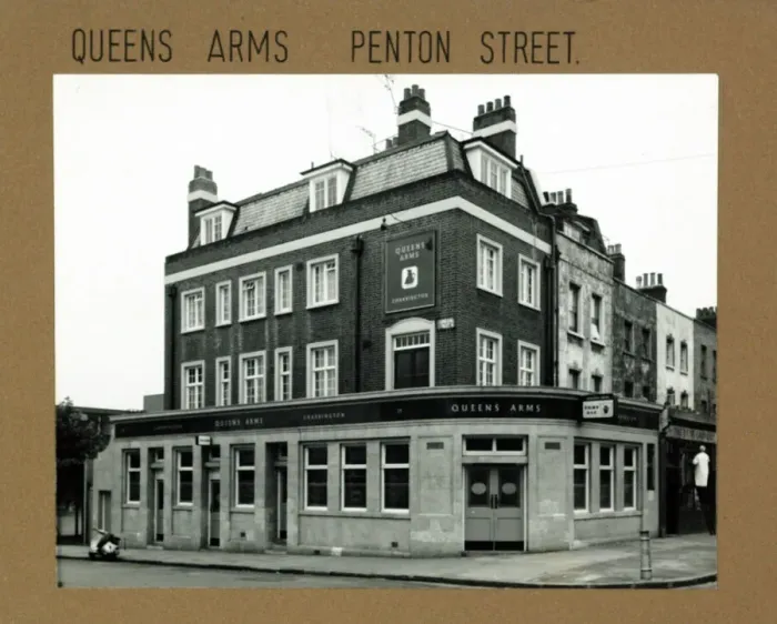 Framed Print : Photograph of Queens Arms, Pentonville, London Framed Print : Photograph of Queens Arms, Pentonville, London
