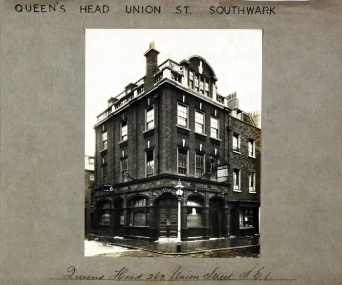 Framed Print : Photograph of Queens Head PH, Southwark, London Framed Print : Photograph of Queens Head PH, Southwark, London