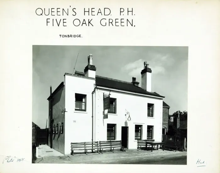 Framed Print : Photograph of Queens Head PH, Tonbridge, Kent Framed Print : Photograph of Queens Head PH, Tonbridge, Kent