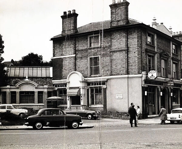 Photograph of Railway Hotel, New Barnet, Greater London