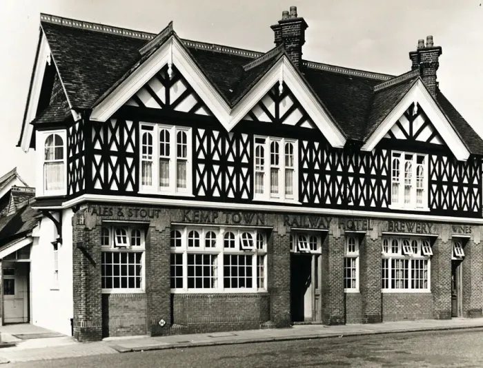 Framed Print : Photograph of Railway Hotel, Portslade, Sussex Framed Print : Photograph of Railway Hotel, Portslade, Sussex