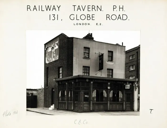 Framed Print : Photograph of Railway Tavern, Bethnal Green, London Framed Print : Photograph of Railway Tavern, Bethnal Green, London