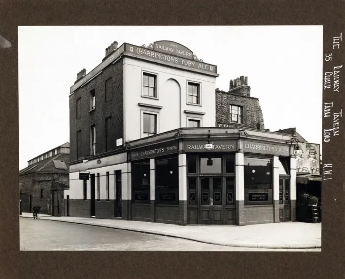 Framed Print : Photograph of Railway Tavern, Chalk Farm, London Framed Print : Photograph of Railway Tavern, Chalk Farm, London