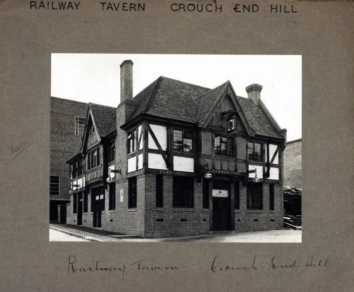 Framed Print : Photograph of Railway Tavern, Crouch End, London Framed Print : Photograph of Railway Tavern, Crouch End, London