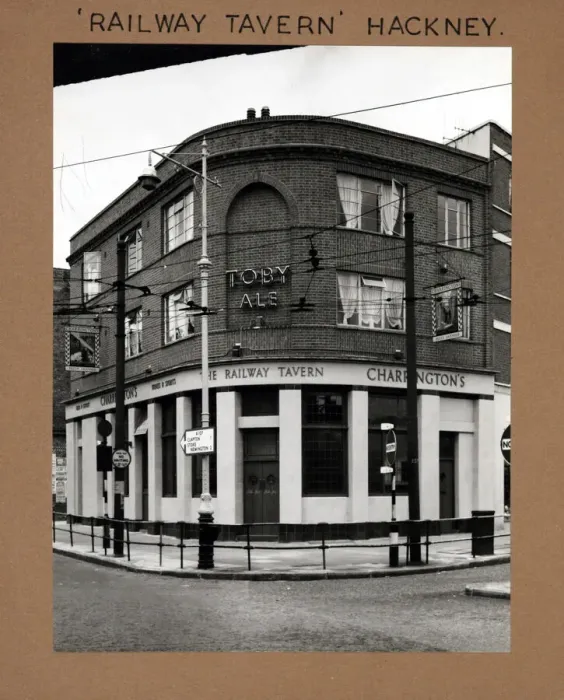 Framed Print : Photograph of Railway Tavern, Hackney (New), London Framed Print : Photograph of Railway Tavern, Hackney (New), London