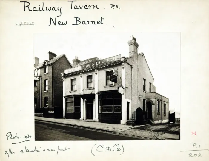 Framed Print : Photograph of Railway Tavern, New Barnet, Greater London Framed Print : Photograph of Railway Tavern, New Barnet, Greater London