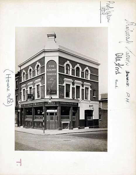 Photograph of Railway Tavern, Old Ford, London