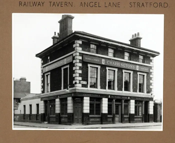 Framed Print : Photograph of Railway Tavern, Stratford, London Framed Print : Photograph of Railway Tavern, Stratford, London