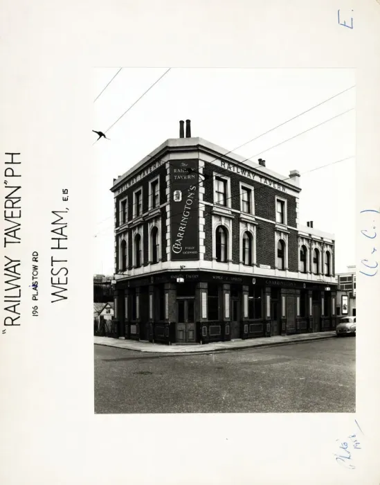 Framed Print : Photograph of Railway Tavern, West Ham, London Framed Print : Photograph of Railway Tavern, West Ham, London
